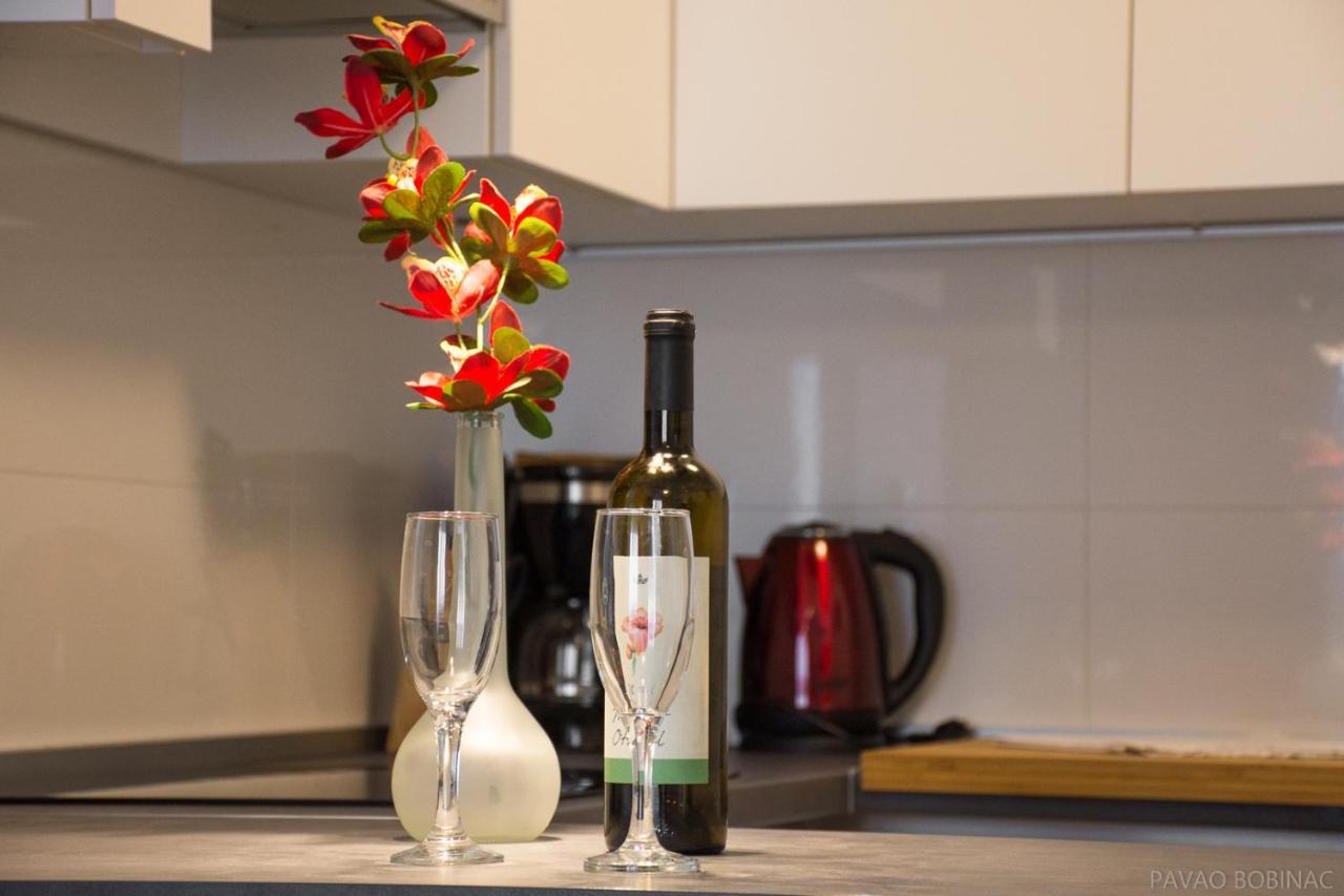 West Residence Luxury Apartment- Parking In Garage Загреб Екстериор снимка