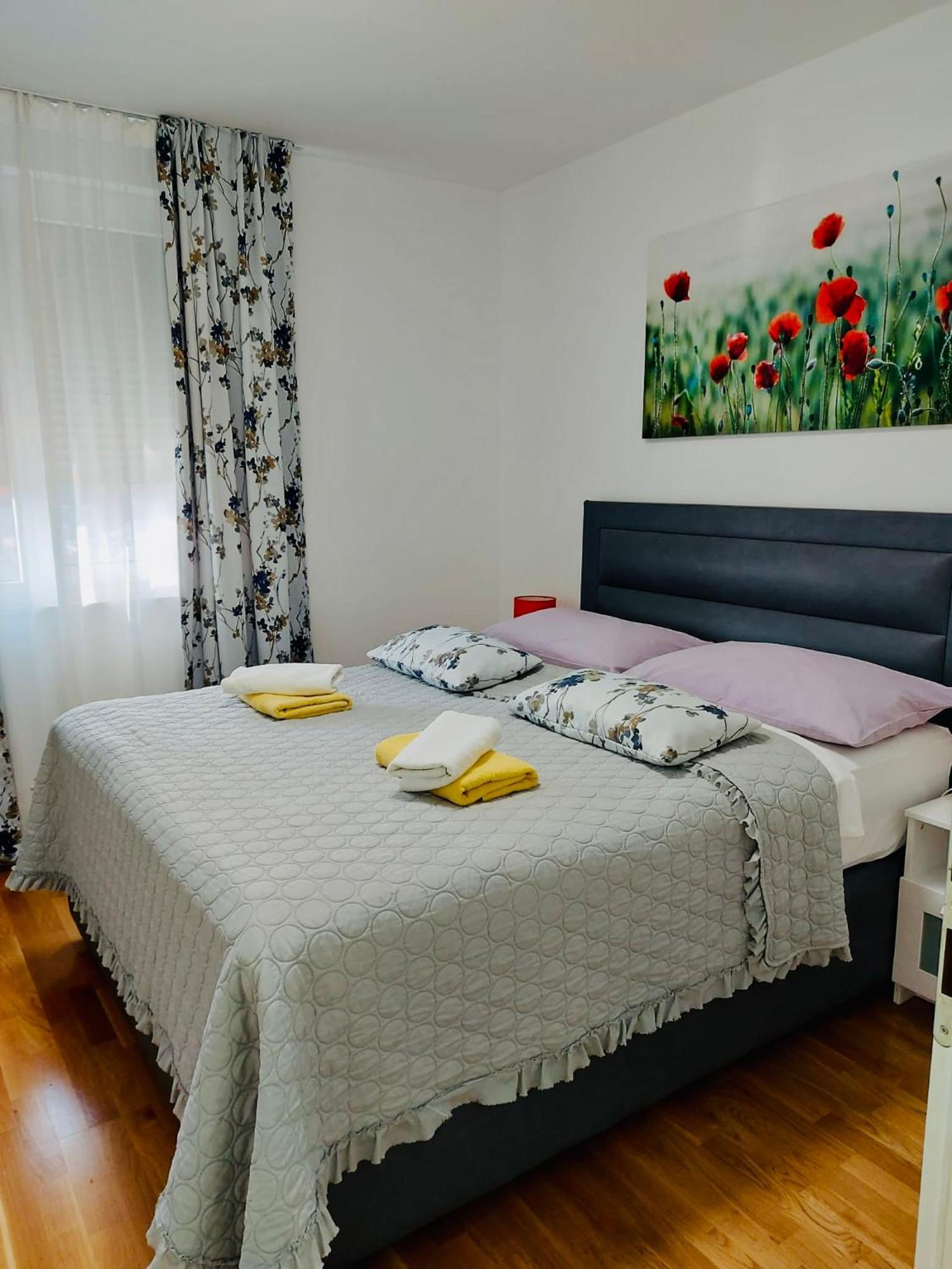 West Residence Luxury Apartment- Parking In Garage Загреб Екстериор снимка