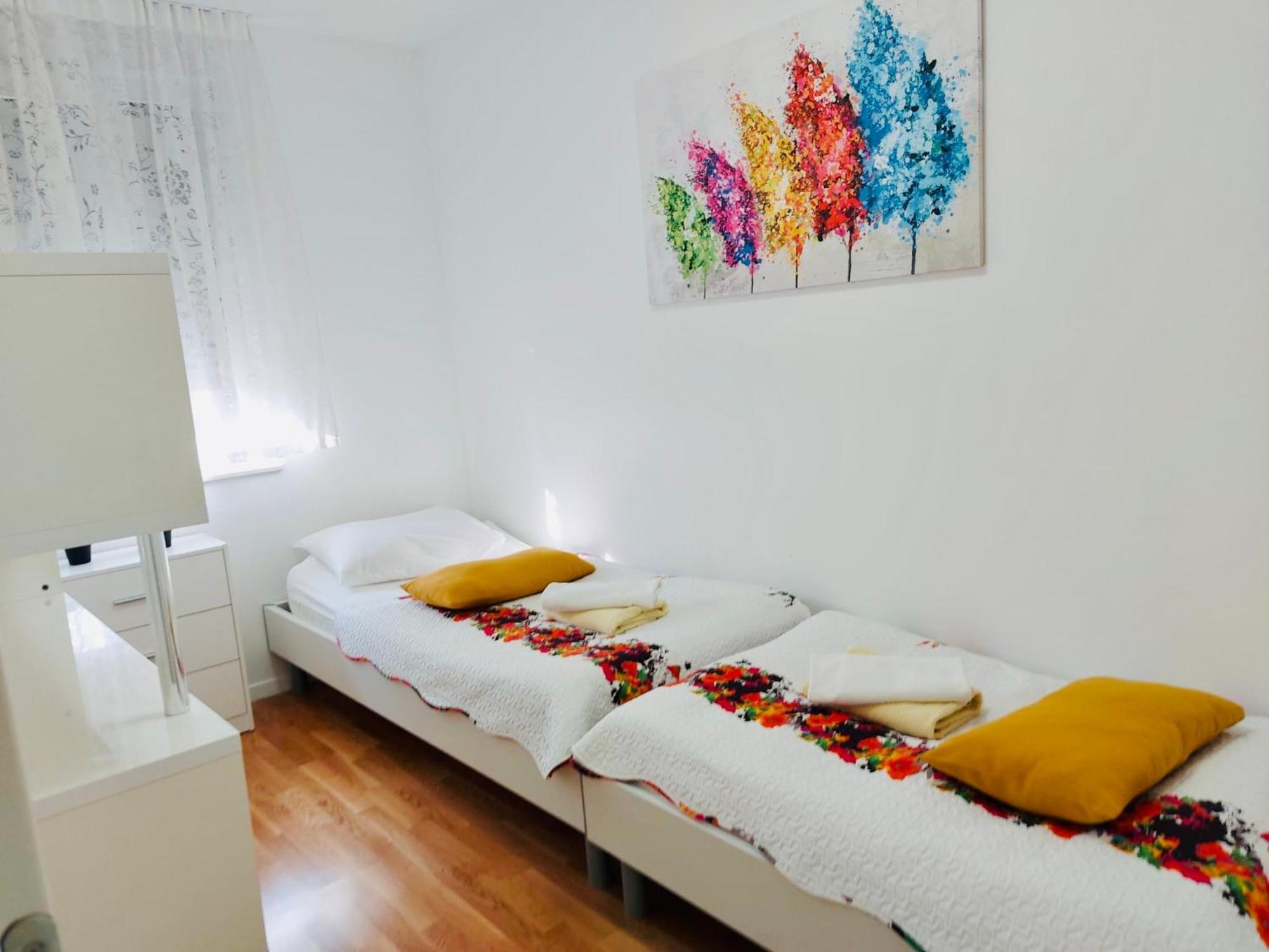 West Residence Luxury Apartment- Parking In Garage Загреб Екстериор снимка
